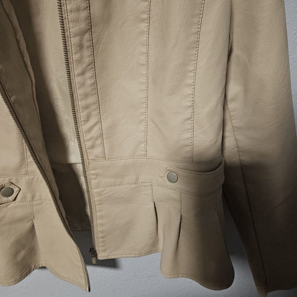 baccini faux fur jacket size M - Picture 6 of 8